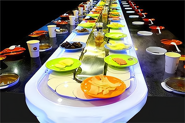 星宇旋轉(zhuǎn)小火鍋 以卓越產(chǎn)品與暖心服務(wù)，打造美食與住宿的融合新體驗(yàn)